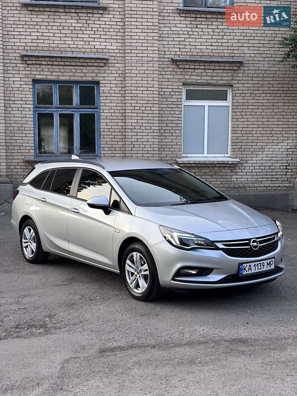 Универсал Opel Astra 2016 в Запорожье