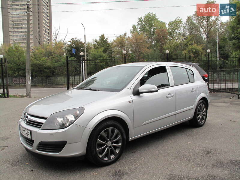 Хэтчбек Opel Astra 2005 в Киеве