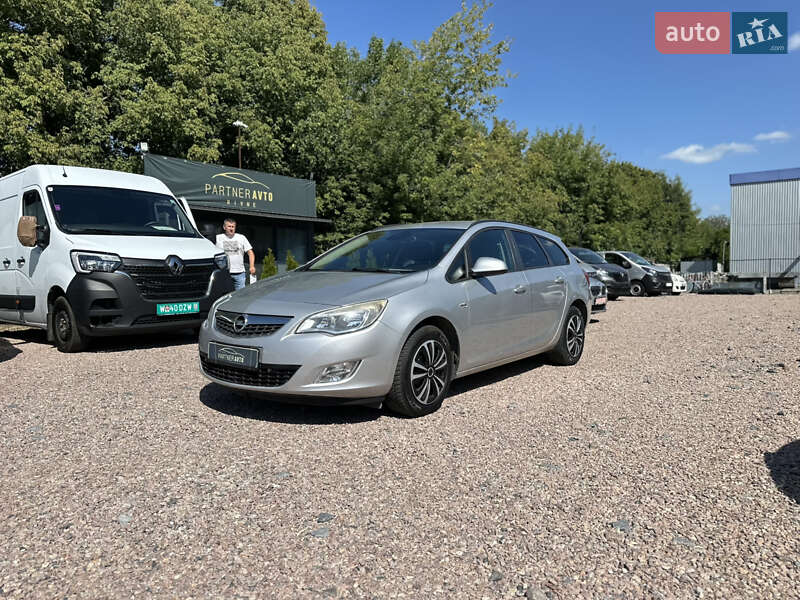 Универсал Opel Astra 2011 в Ровно Универсал Opel Astra 2011 в Ровно