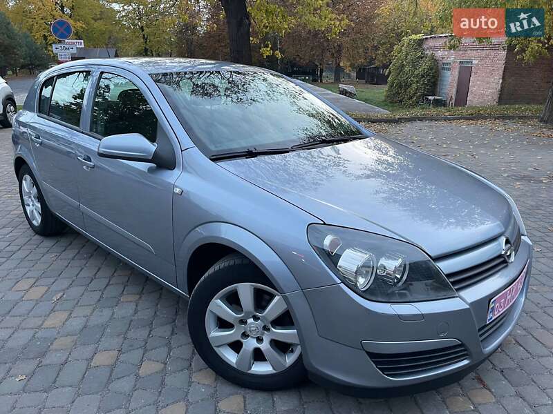 Хэтчбек Opel Astra 2005 в Луцке