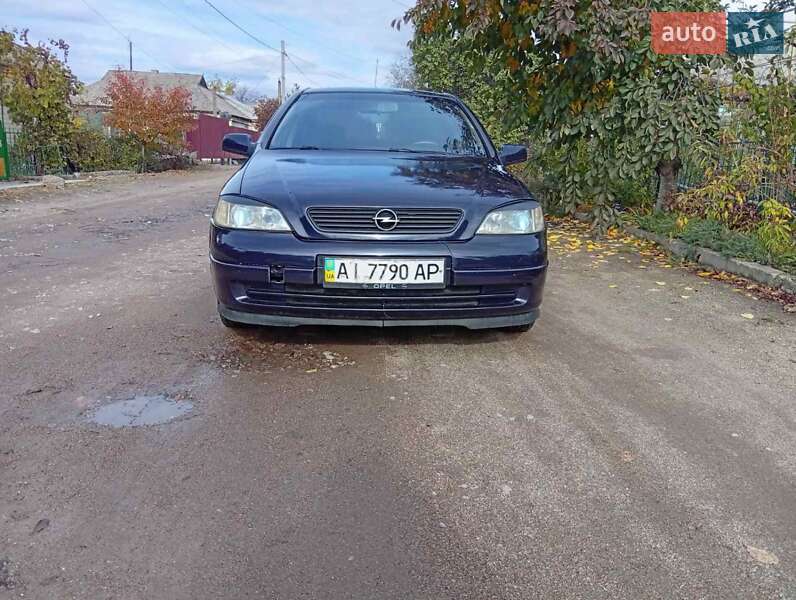 Седан Opel Astra 2006 в Первомайске