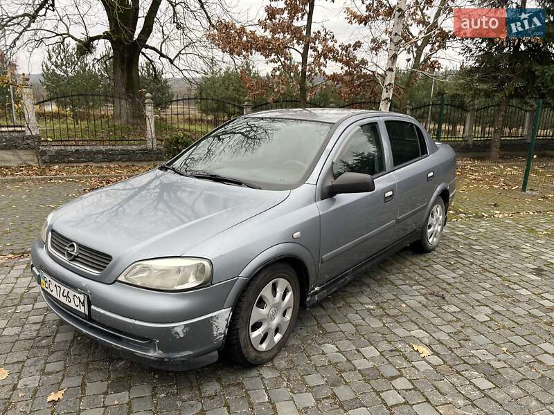 Седан Opel Astra 2008 в Золочеве