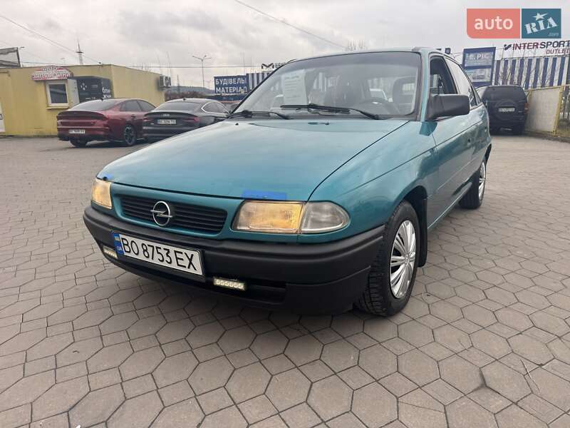 Хэтчбек Opel Astra 1994 в Львове