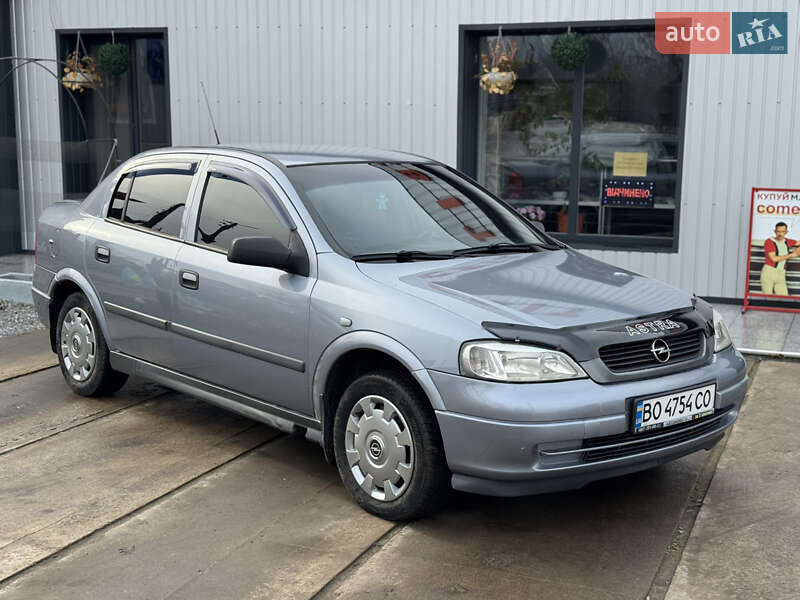 Седан Opel Astra 2007 в Новом Буге