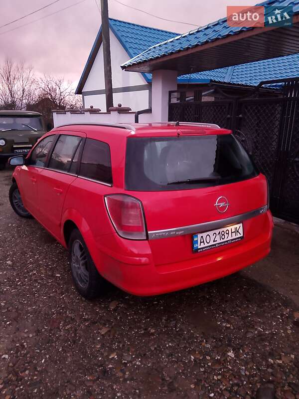 Универсал Opel Astra 2005 в Хусте