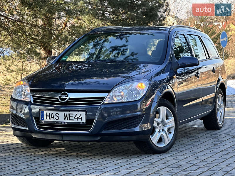 Универсал Opel Astra 2009 в Дрогобыче
