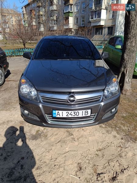 Хэтчбек Opel Astra 2010 в Киеве