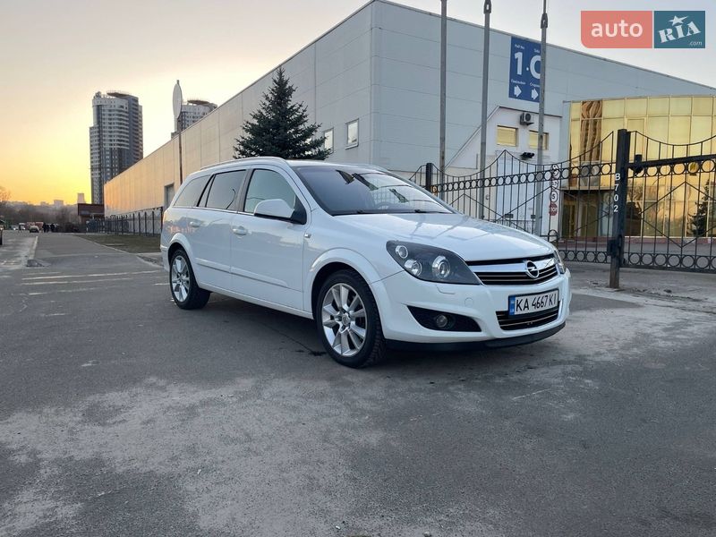Универсал Opel Astra 2009 в Киеве