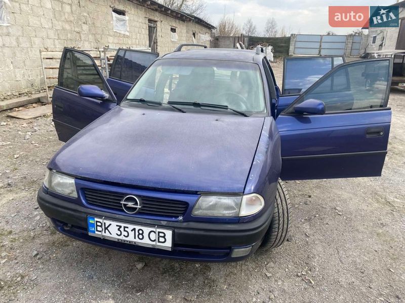 Универсал Opel Astra 1996 в Дубно