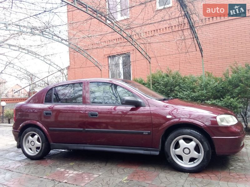 Хэтчбек Opel Astra 2004 в Харькове