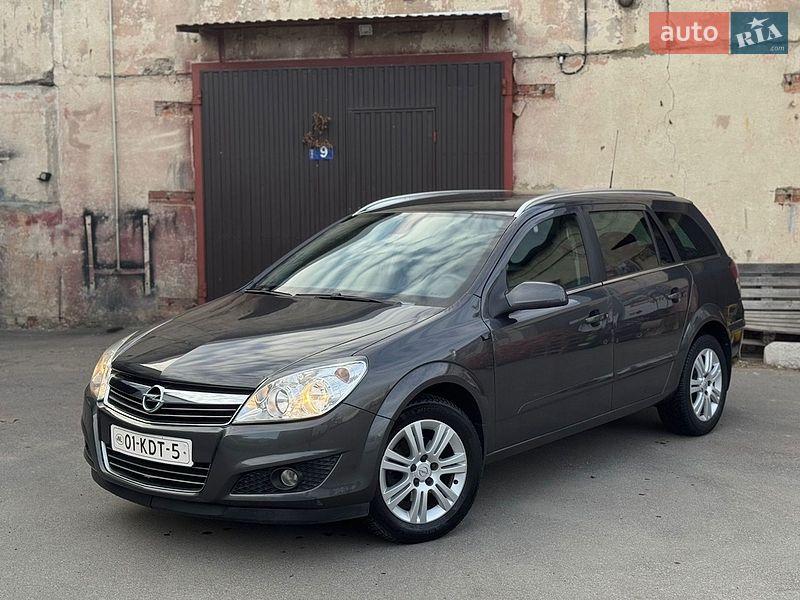 Универсал Opel Astra 2009 в Калуше