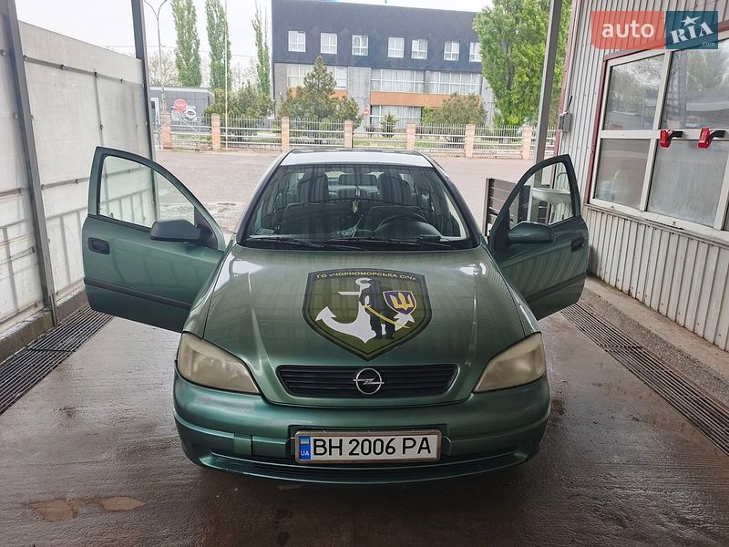 Седан Opel Astra 2000 в Черноморске