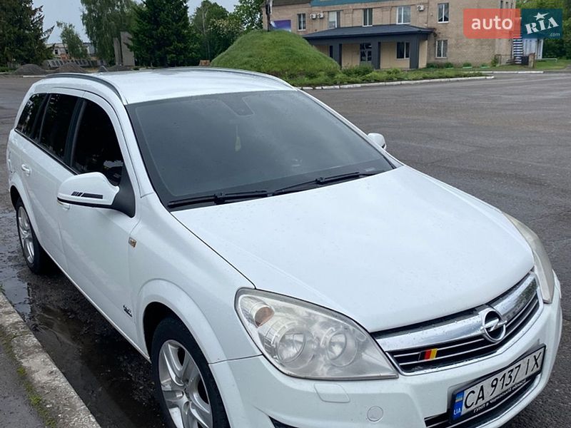 Универсал Opel Astra 2009 в Золотоноше