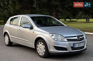 Хэтчбек Opel Astra 2008 в Ромнах