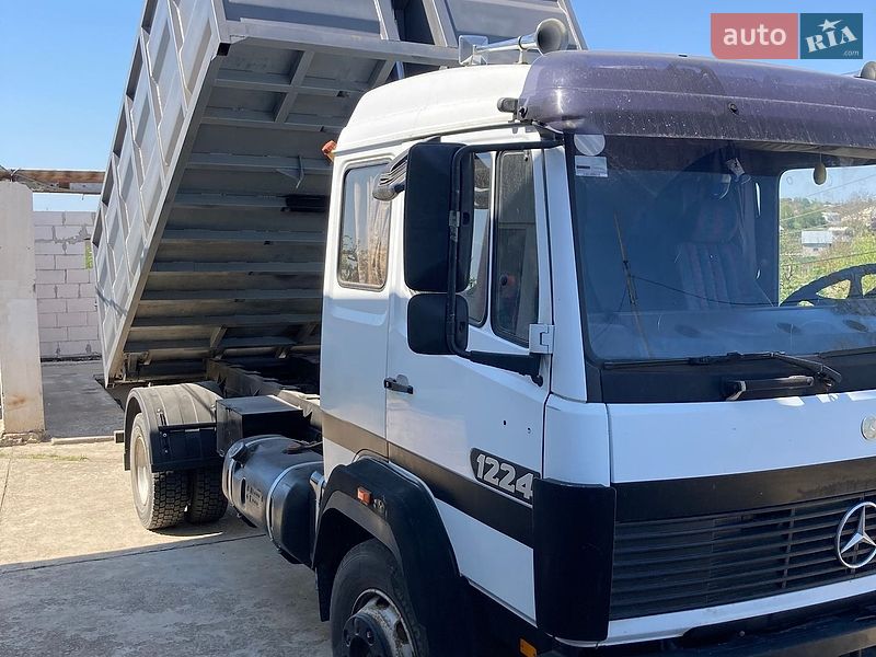 Самосвал Mercedes-Benz Atego 1995 в Южноукраинске Самосвал Mercedes-Benz Atego 1995 в Южноукраинске