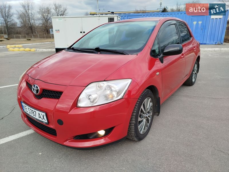Хэтчбек Toyota Auris 2008 в Днепре