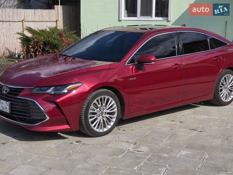 Седан Toyota Avalon 2020 в Киеве