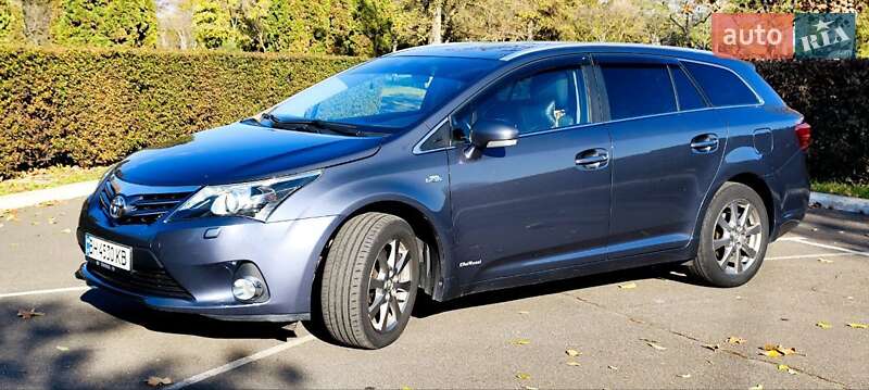 Универсал Toyota Avensis 2012 в Черноморске