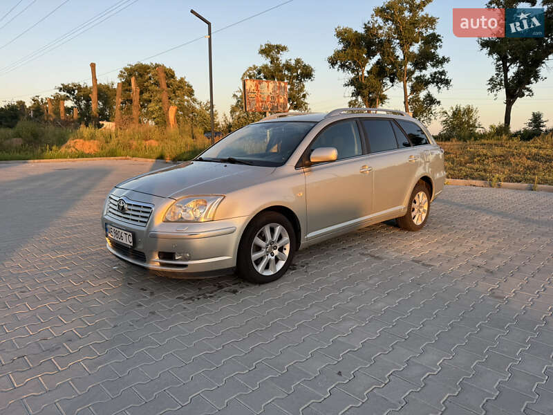 Універсал Toyota Avensis 2004 в Святопетрівське