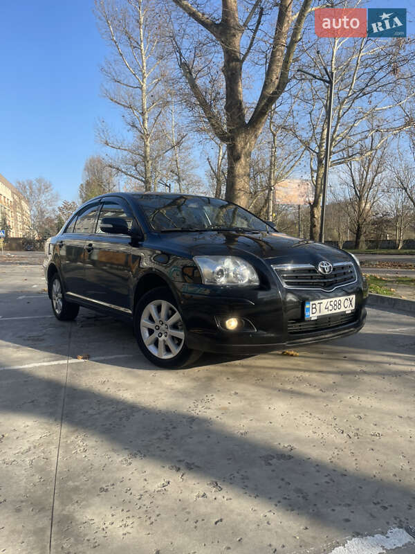 Седан Toyota Avensis 2008 в Херсоне