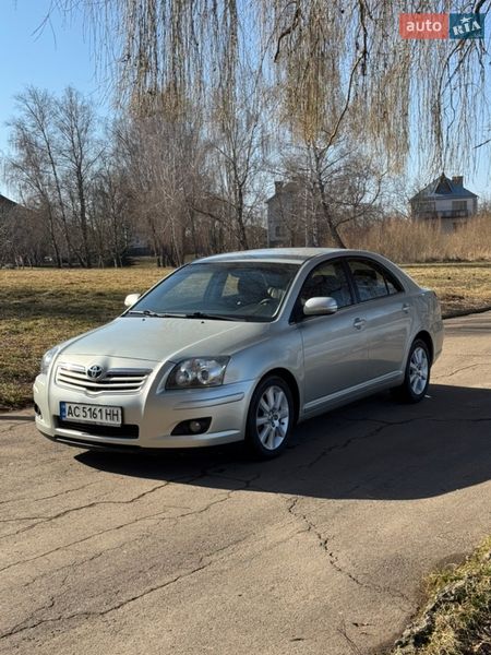 Седан Toyota Avensis 2006 в Ровно