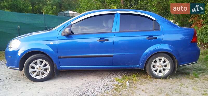 Седан Chevrolet Aveo 2006 в Кременчуге Седан Chevrolet Aveo 2006 в Кременчуге