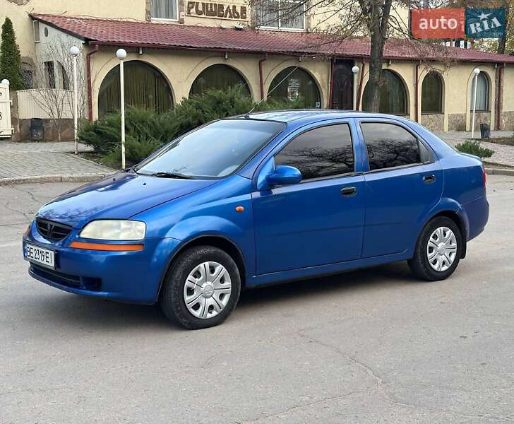 Седан Chevrolet Aveo 2004 в Николаеве