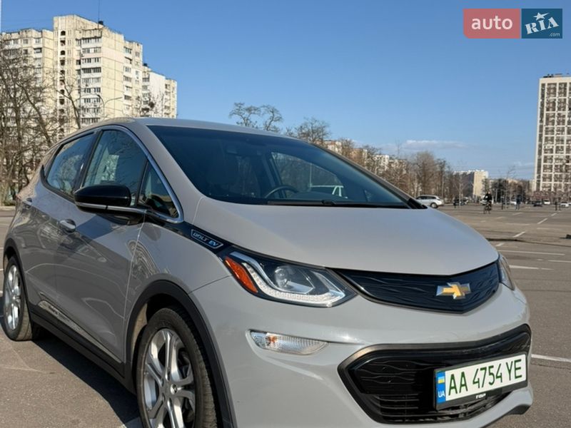Хэтчбек Chevrolet Bolt EV 2020 в Киеве