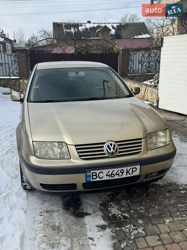 Седан Volkswagen Bora 2001 в Львове