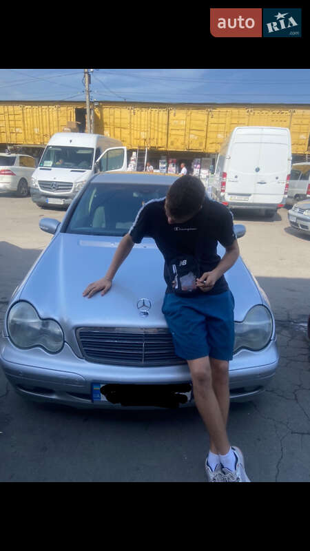 Седан Mercedes-Benz C-Class 2000 в Черновцах Седан Mercedes-Benz C-Class 2000 в Черновцах