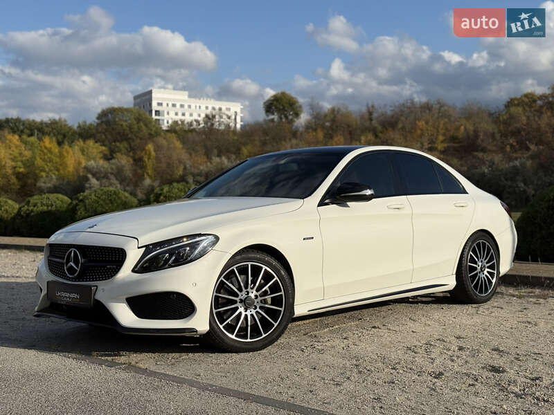 Седан Mercedes-Benz C-Class 2015 в Днепре Седан Mercedes-Benz C-Class 2015 в Днепре