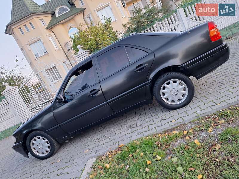 Седан Mercedes-Benz C-Class 1994 в Черновцах
