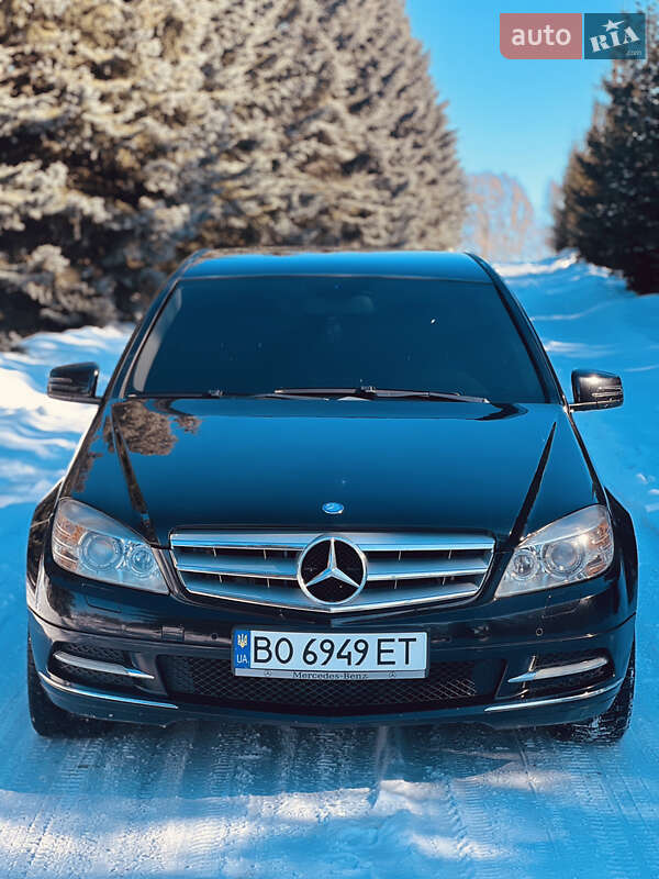 Седан Mercedes-Benz C-Class 2010 в Тернополе Седан Mercedes-Benz C-Class 2010 в Тернополе
