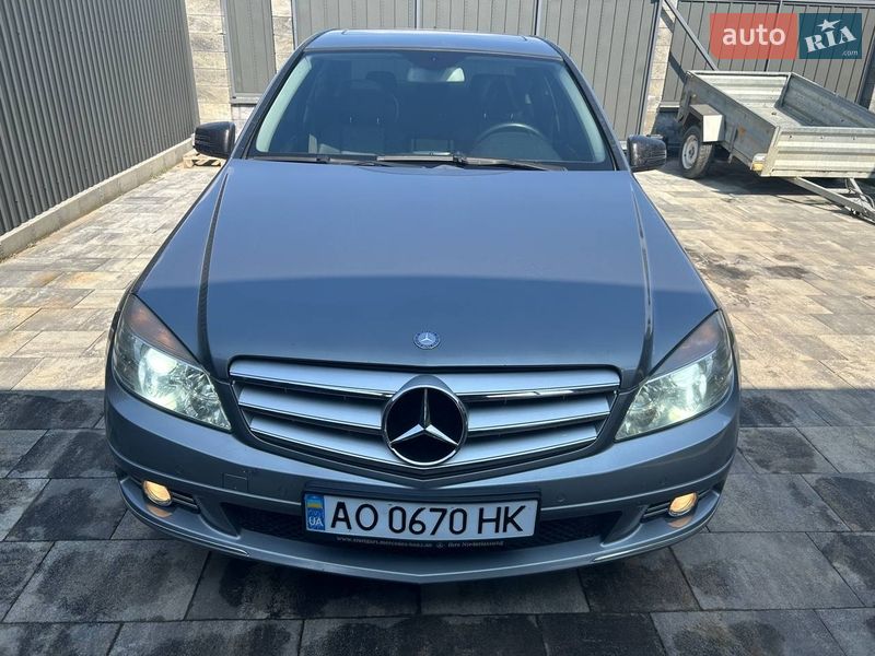 Седан Mercedes-Benz C-Class 2010 в Ужгороде Седан Mercedes-Benz C-Class 2010 в Ужгороде