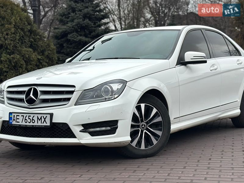 Седан Mercedes-Benz C-Class 2013 в Днепре