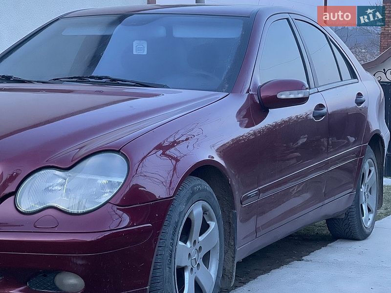 Седан Mercedes-Benz C-Class 2001 в Чернівцях