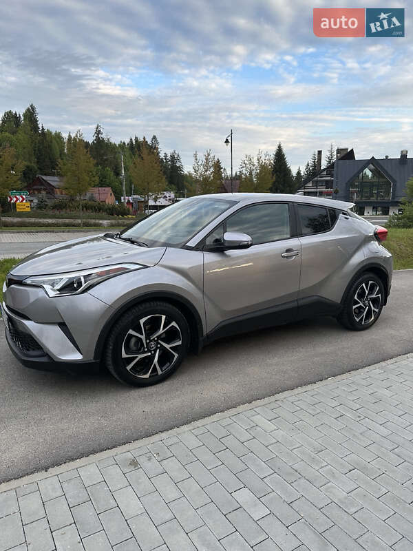 Позашляховик / Кросовер Toyota C-HR 2017 в Ковелі