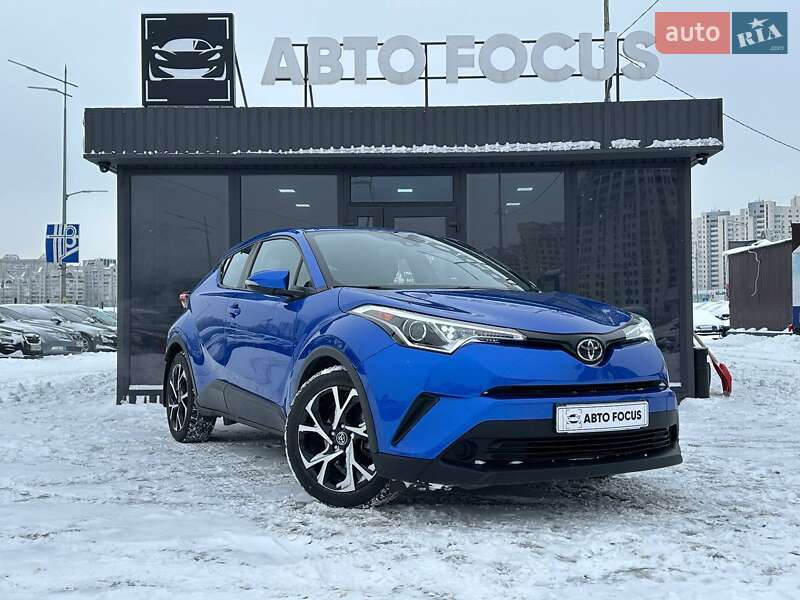 Внедорожник / Кроссовер Toyota C-HR 2017 в Киеве