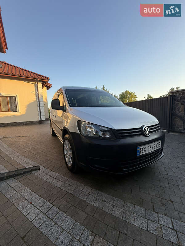 Вантажний фургон Volkswagen Caddy 2013 в Городку