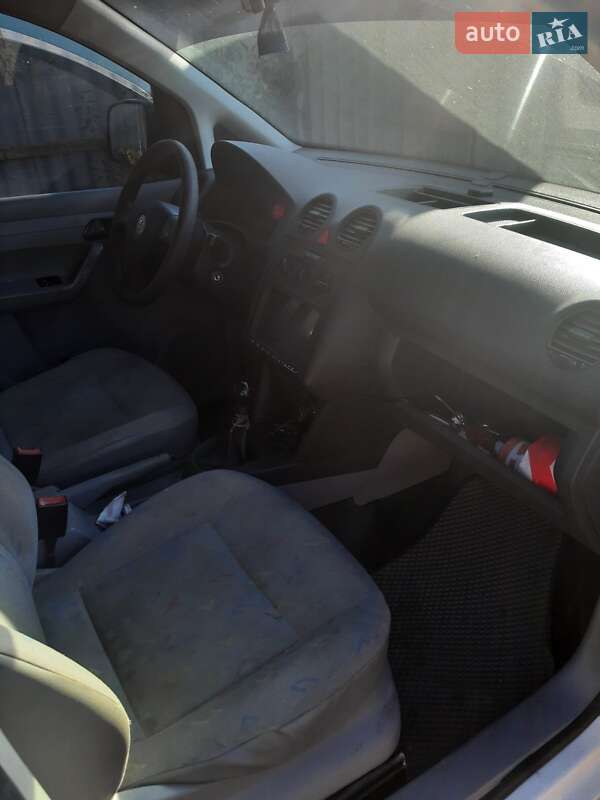 Грузовой фургон Volkswagen Caddy 2008 в Александровке Грузовой фургон Volkswagen Caddy 2008 в Александровке