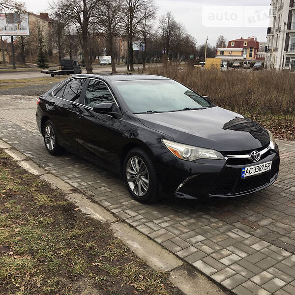 Седан Toyota Camry 2016 в Луцке