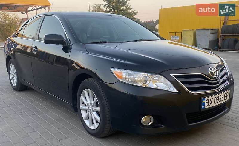 Седан Toyota Camry 2011 в Шепетовке