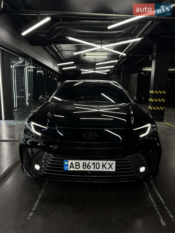 Седан Toyota Camry 2024 в Киеве