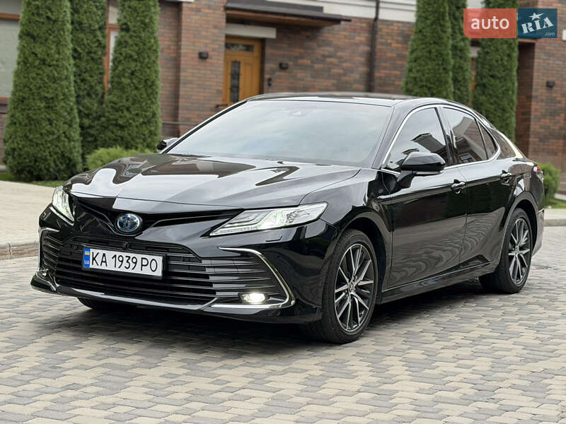 Седан Toyota Camry 2021 в Днепре