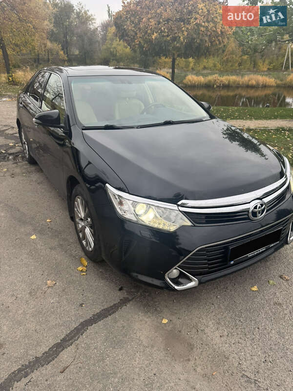 Седан Toyota Camry 2016 в Днепре