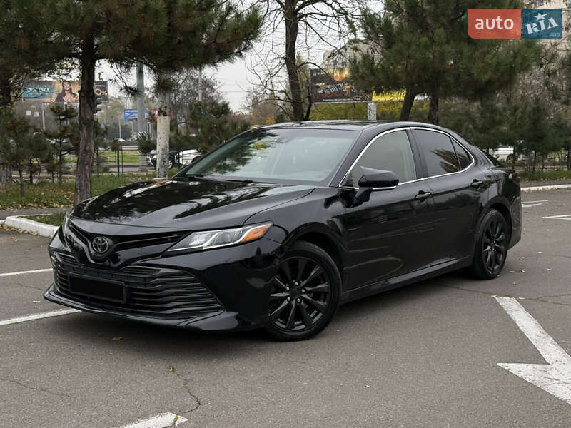 Седан Toyota Camry 2017 в Одессе