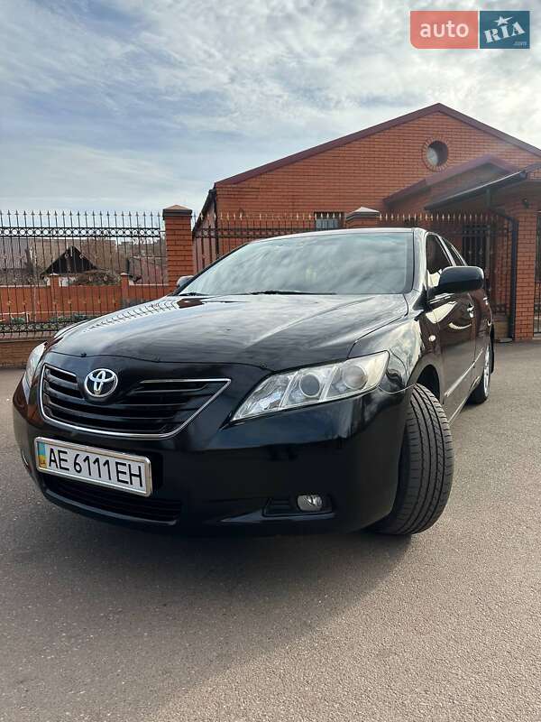 Седан Toyota Camry 2008 в Кривом Роге