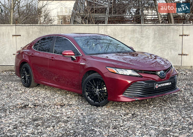 Седан Toyota Camry 2020 в Киеве