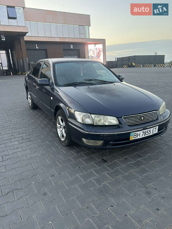 Седан Toyota Camry 1997 в Одессе