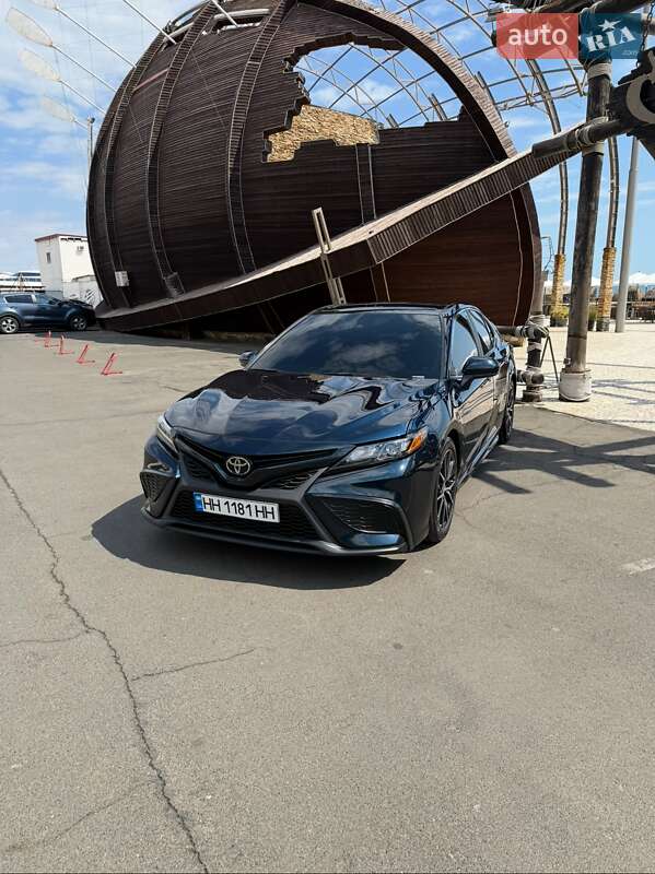 Седан Toyota Camry 2021 в Одессе